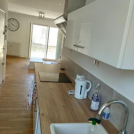 60 M2 *